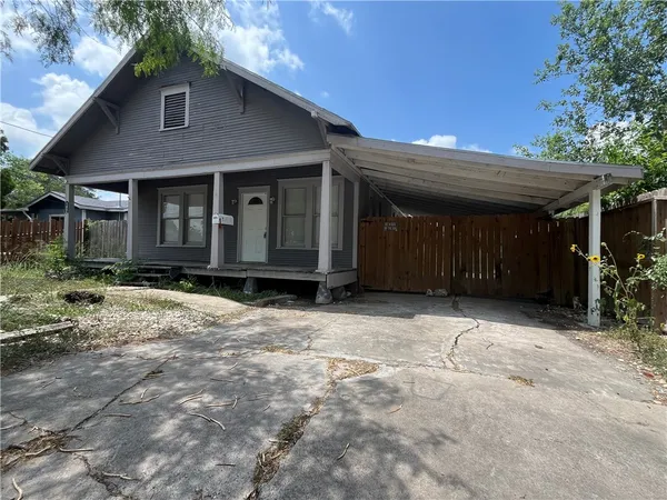 $1,200 | 1004 Illinois Street, Robstown, TX 78380