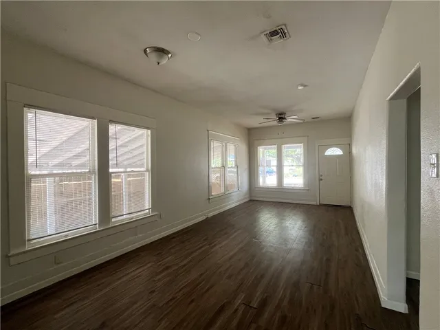 $1,200 | 1004 Illinois Street, Robstown, TX 78380