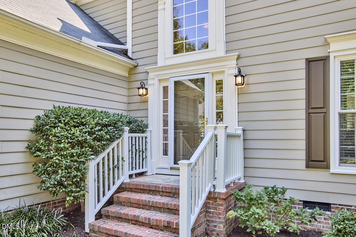 3917 Springstop Lane Durham, NC 27705 - Photo 4 of 61 008
