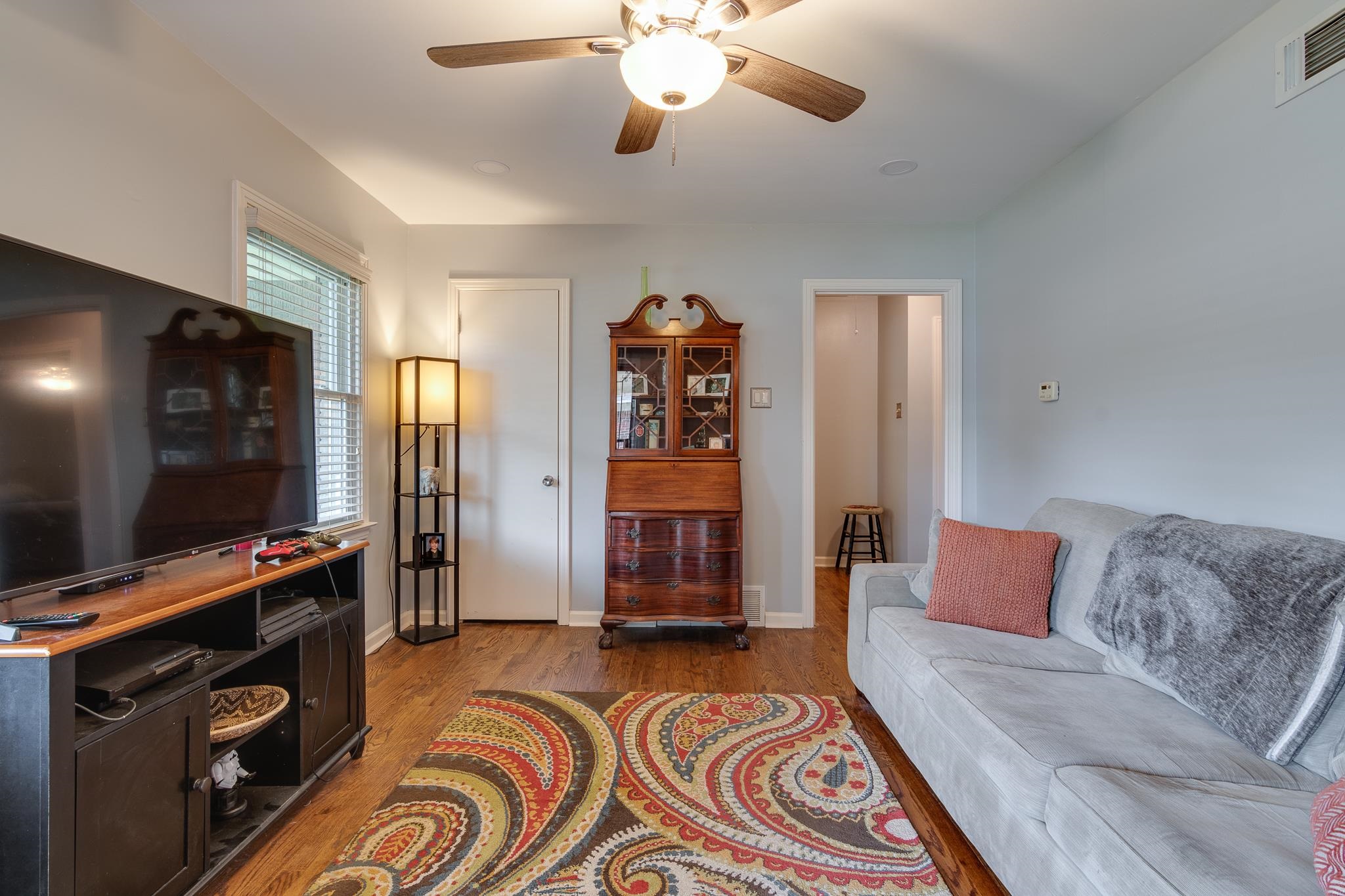 1640 Welsh Road Memphis, TN 38117 - Photo 2 of 15 a bedroom with furniture and a flat screen tv