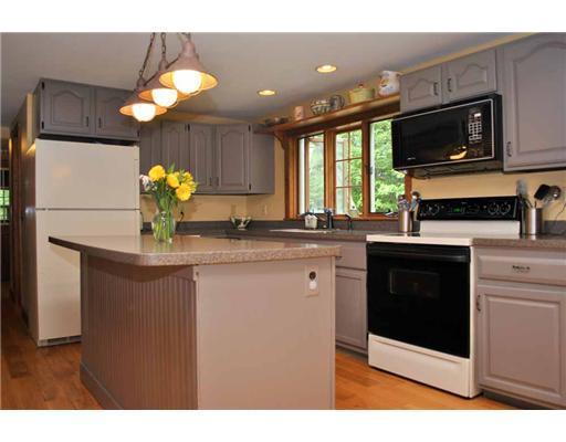 24 Aquila Road Gray, ME 04071 - Photo 7 of 25 Kitchen.