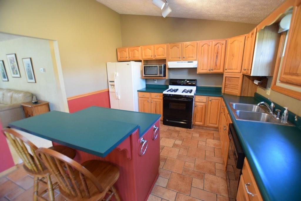 6222 Red Fox Road Pendleton, IN 46064 - Photo 12 of 28