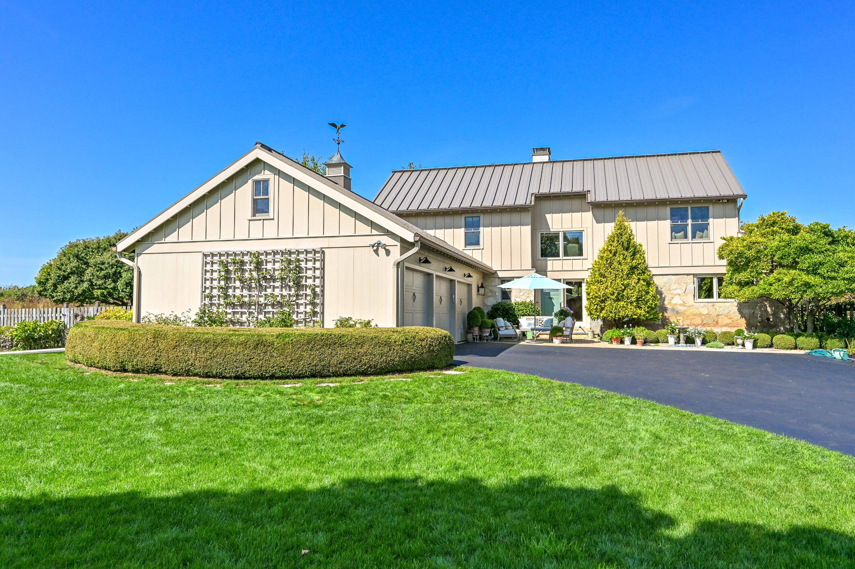 3200 West Bonniwell Road Mequon, WI 53097 - Photo 2 of 77 DZ3200-2