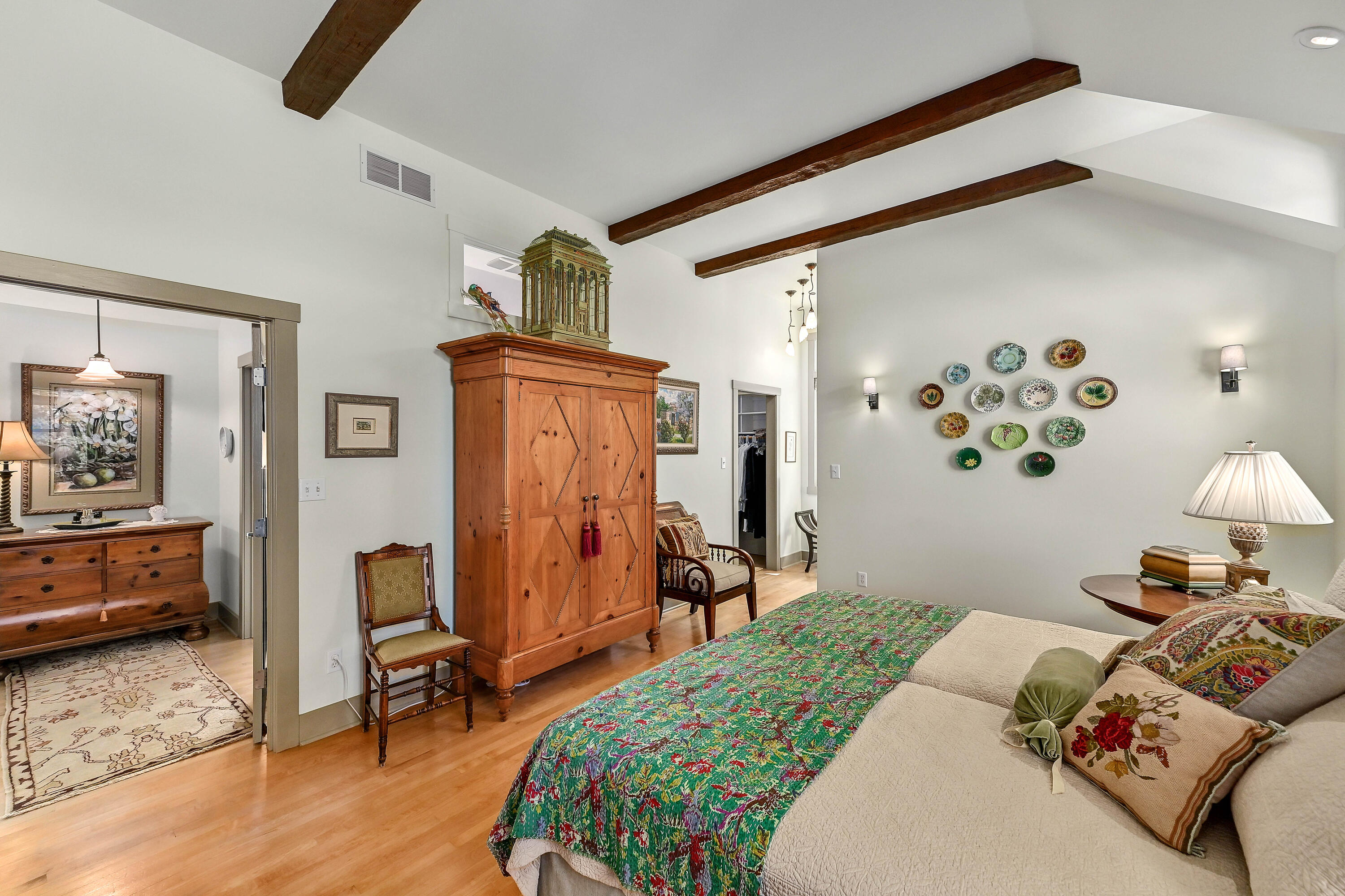 3200 West Bonniwell Road Mequon, WI 53097 - Photo 29 of 77 Primary. with two huge walk-in closets. custom shelving