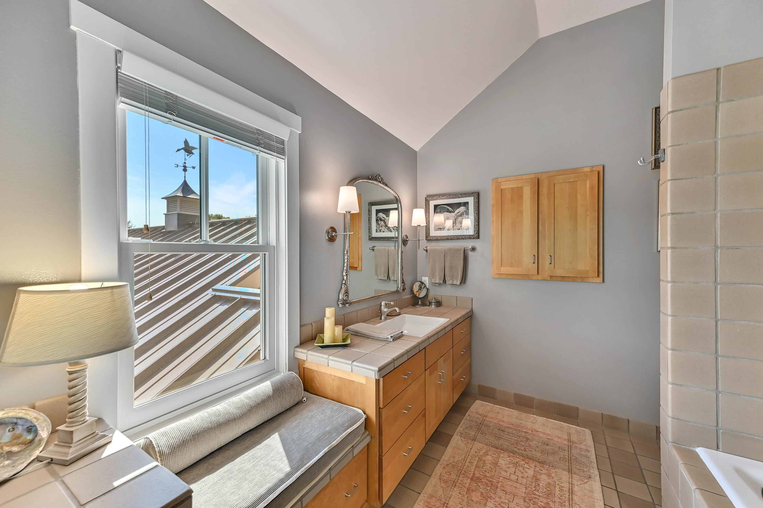 3200 West Bonniwell Road Mequon, WI 53097 - Photo 30 of 77 Primary ensuite