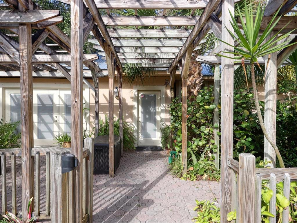 4708 Hidden River Road Sarasota, FL 34240 - Photo 43 of 67