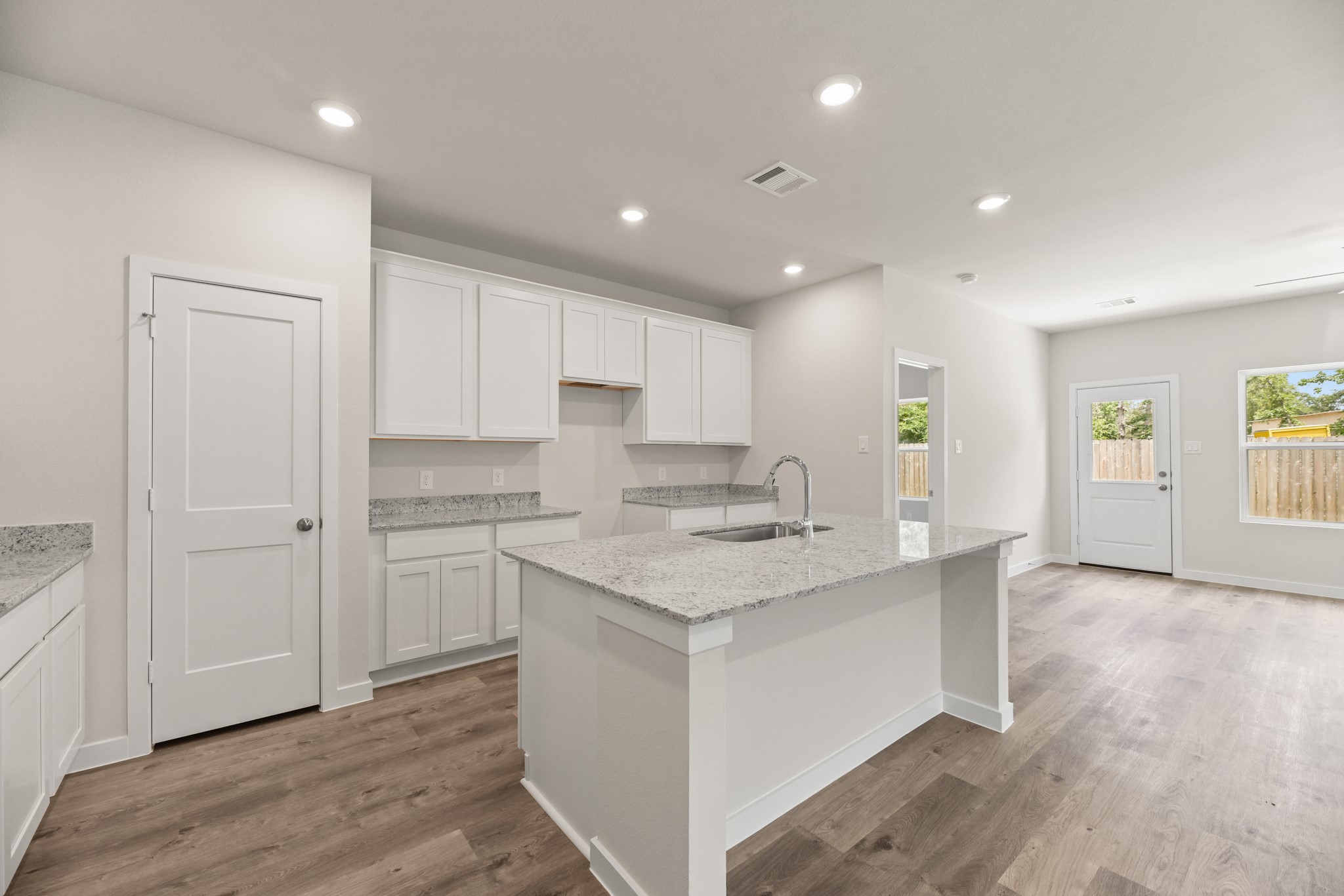 17801 Lionheart Road Conroe, TX 77306 - Photo 6 of 25 Representative Photo
