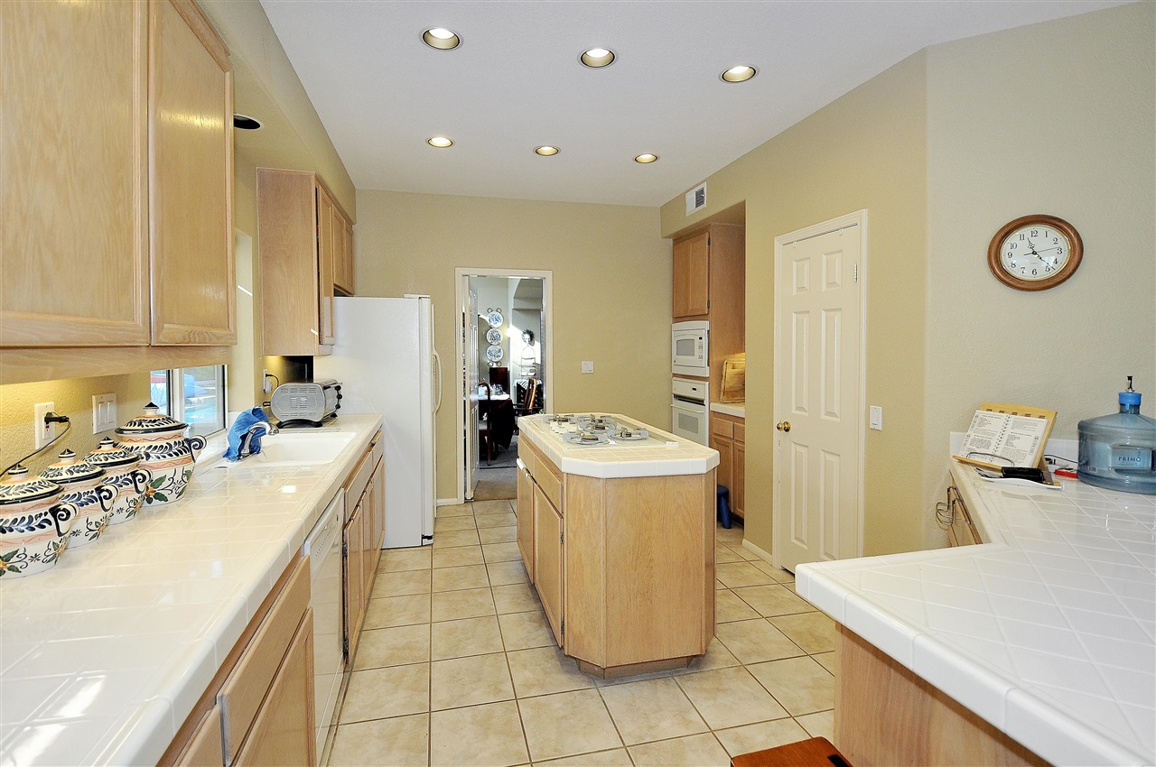 2212 Mountain Ridge Road Chula Vista, CA 91914 - Photo 3 of 9