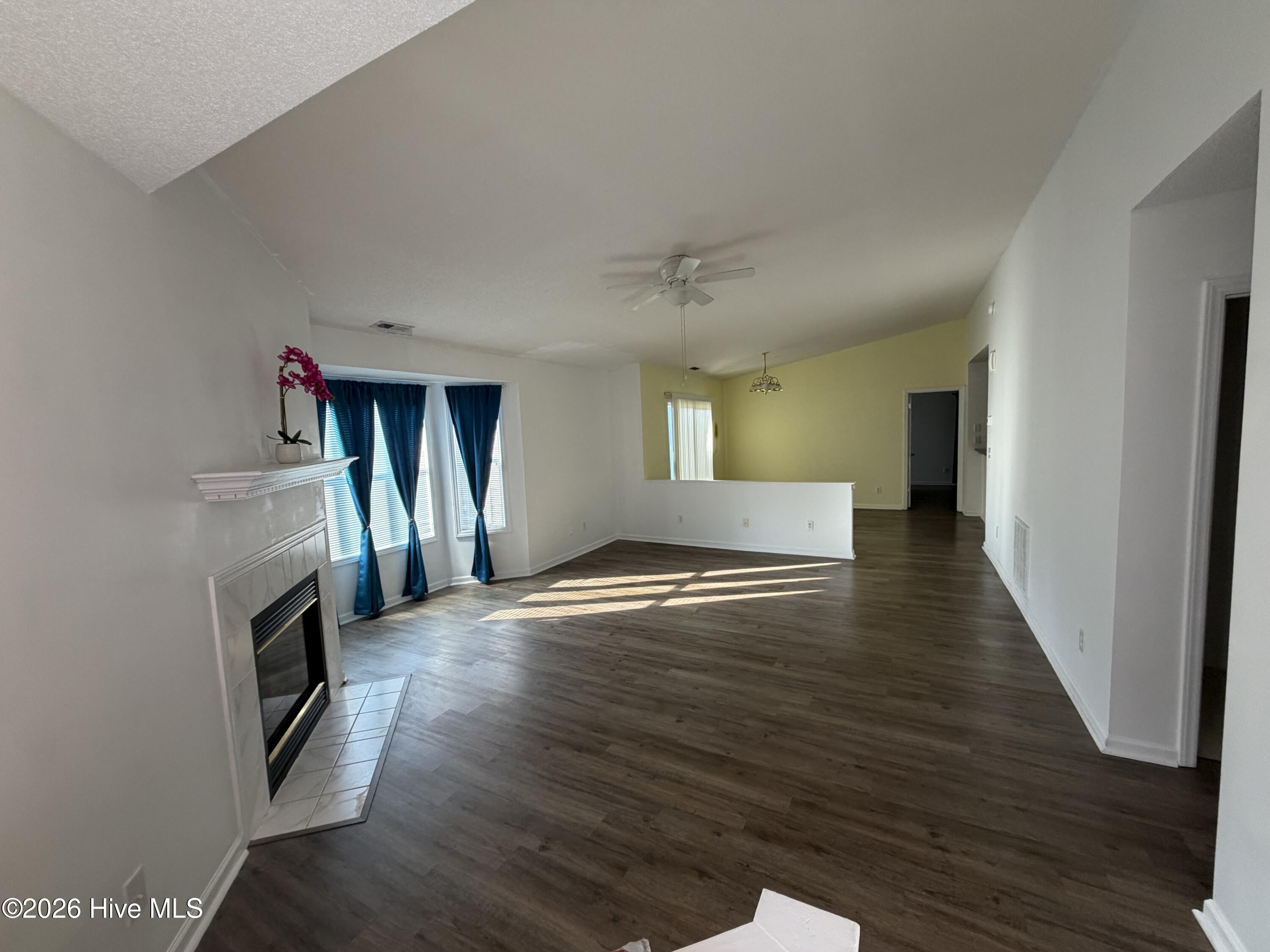 2591 Thackery Road, Unit E Greenville, NC 27858 - Photo 14 of 49 IMG_3386