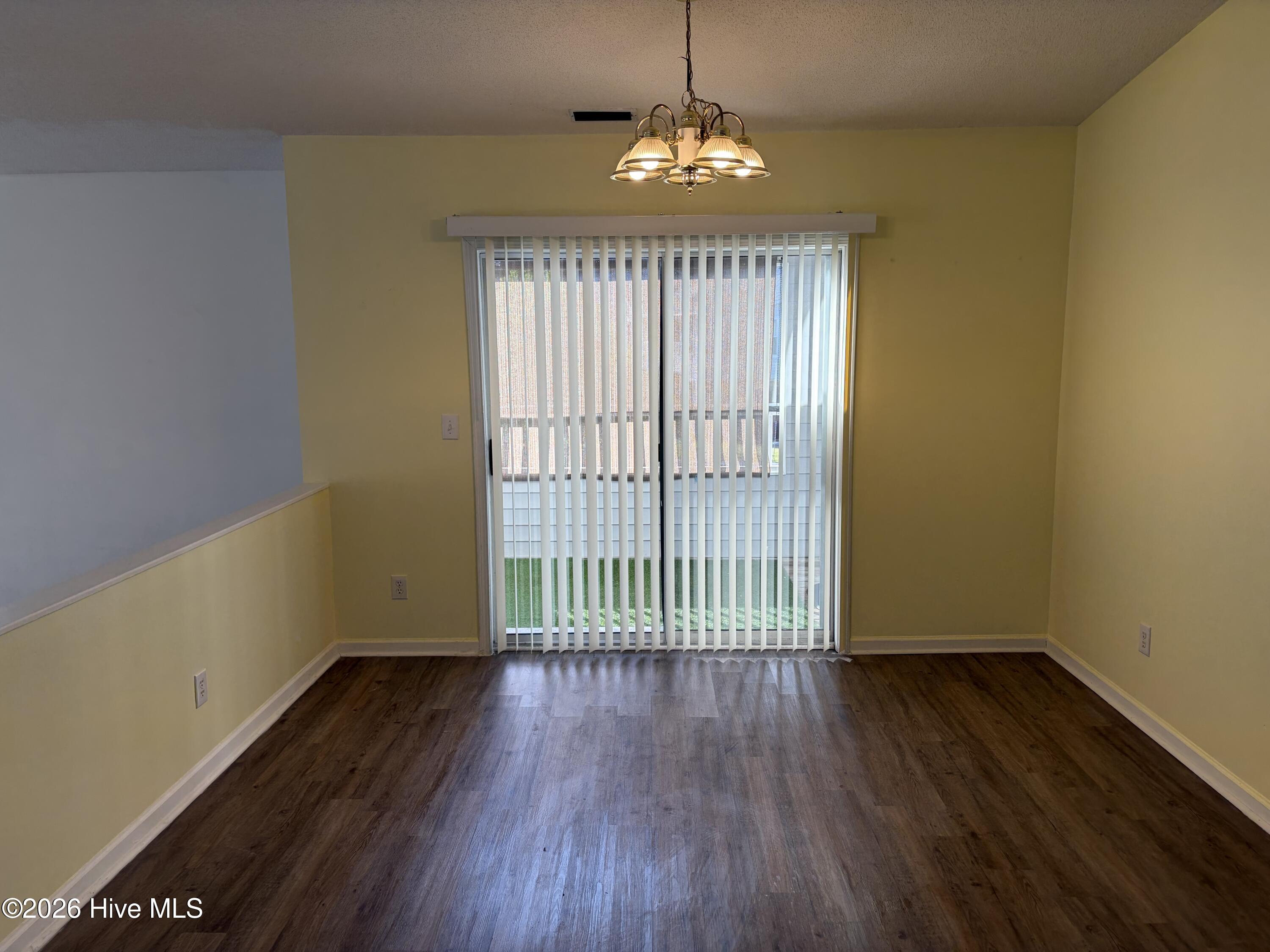 2591 Thackery Road, Unit E Greenville, NC 27858 - Photo 27 of 49 IMG_3400