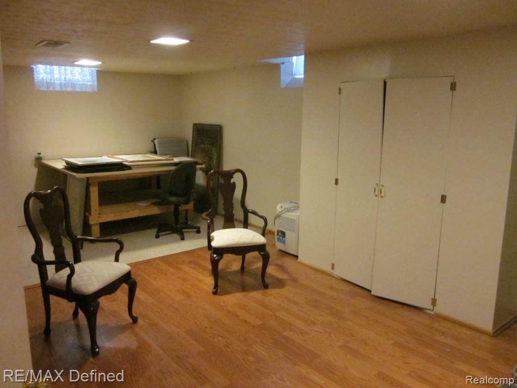 330 Elmhill Road Rochester Hills, MI 48306 - Photo 25 of 27