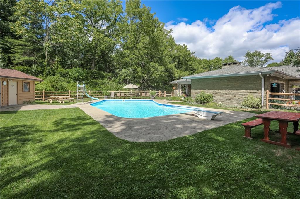 532 Perrymont Road Pittsburgh, PA 15237 - Photo 3 of 25 Gallery Image 3