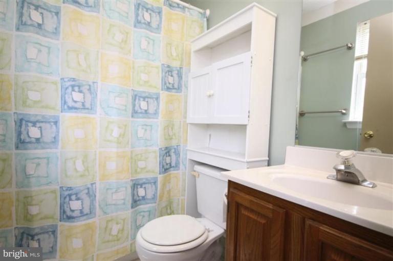 8045 Pine Ridge Road Pasadena, MD 21122 - Photo 15 of 18 Bath #1