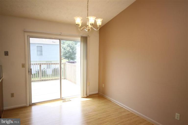 8045 Pine Ridge Road Pasadena, MD 21122 - Photo 7 of 18 Dining Area