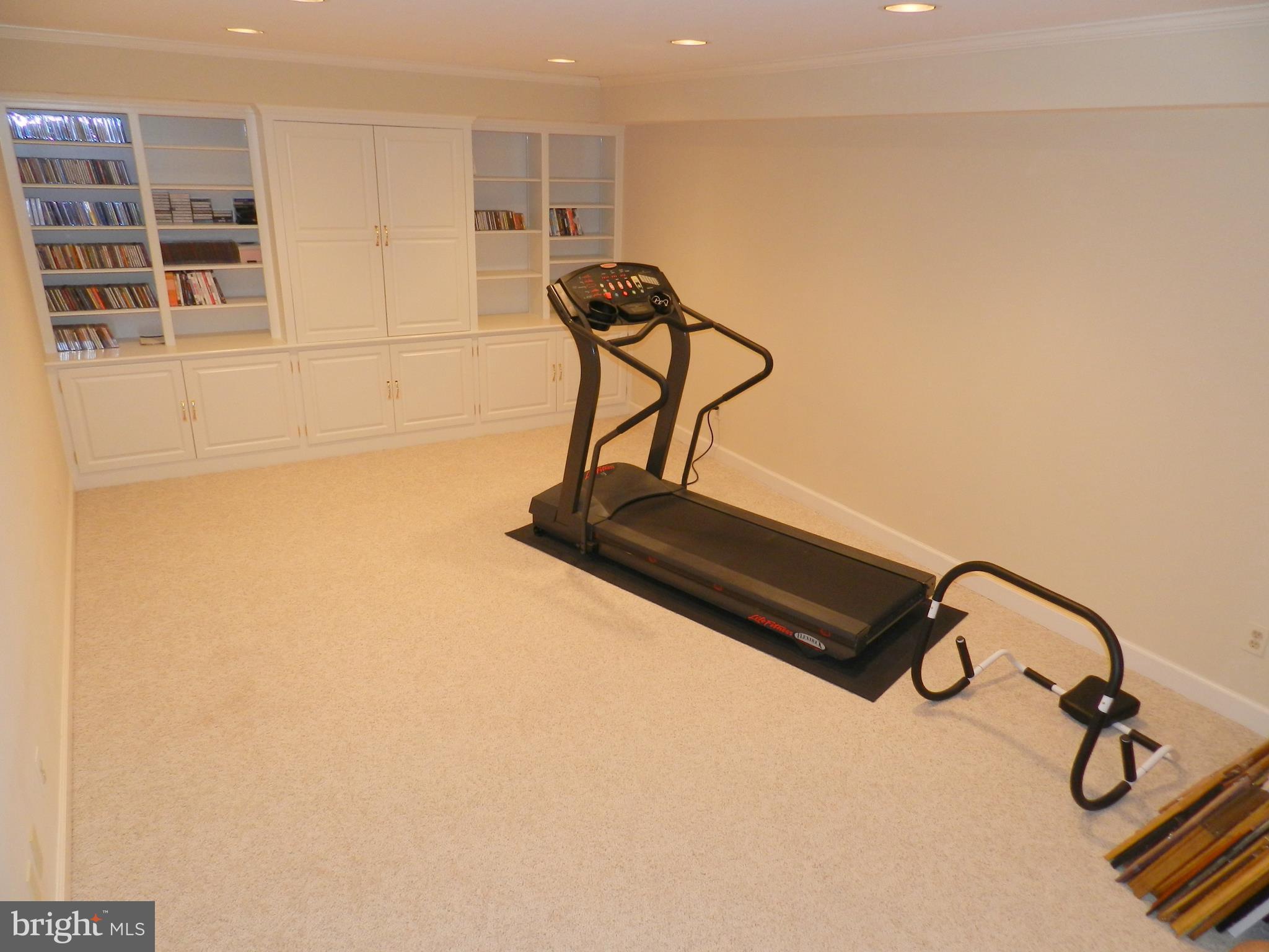 20006 Hickman Way Poolesville, MD 20837 - Photo 24 of 30 Large workout area or future media room!