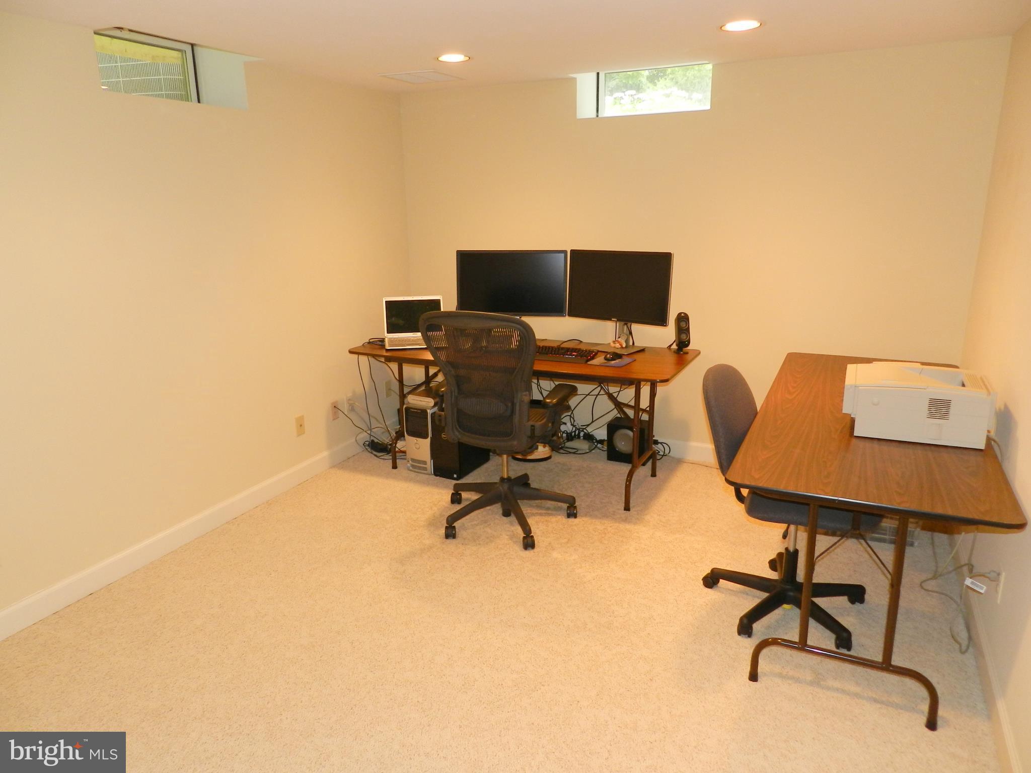 20006 Hickman Way Poolesville, MD 20837 - Photo 26 of 30 2nd office with closet or room for guests