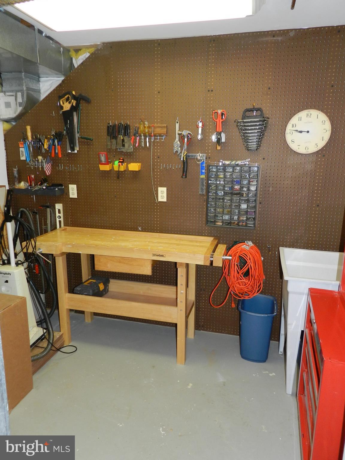 20006 Hickman Way Poolesville, MD 20837 - Photo 28 of 30 Workshop area in utility room