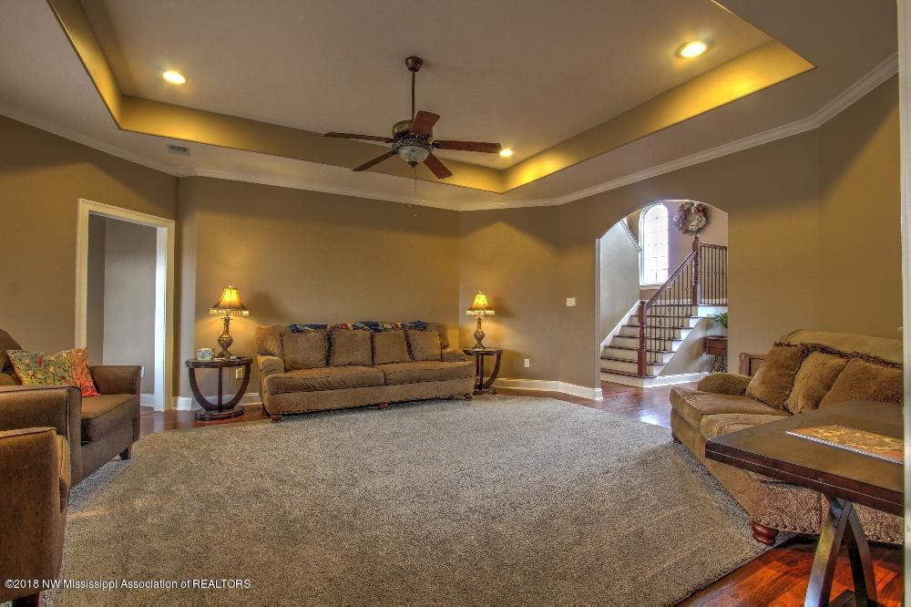 2671 Rodeo Way Nesbit, MS 38651 - Photo 5 of 33 IMG_4705_6_7