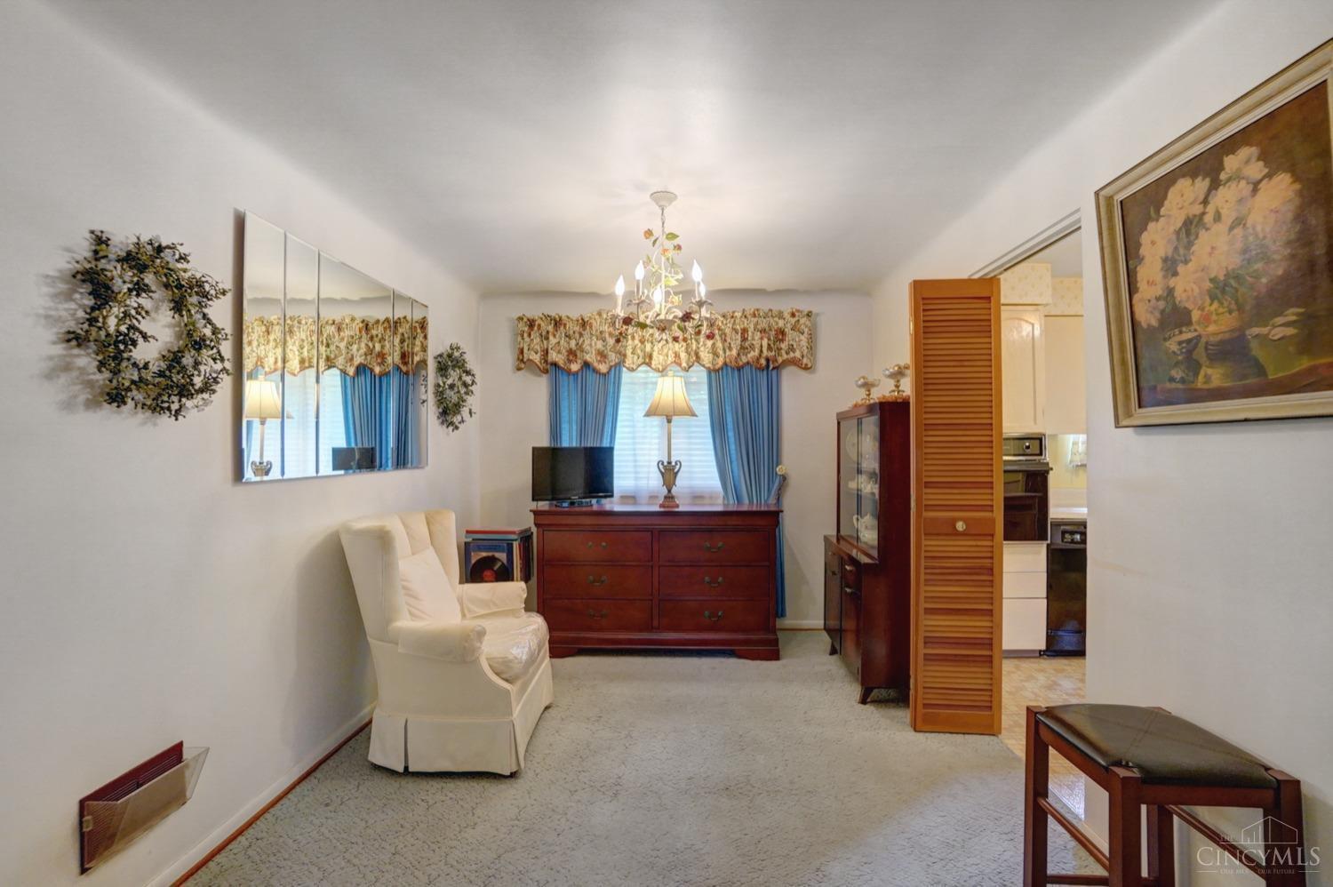 9278 Ranchill Drive Cincinnati, OH 45231 - Photo 7 of 23 Gallery Image 7