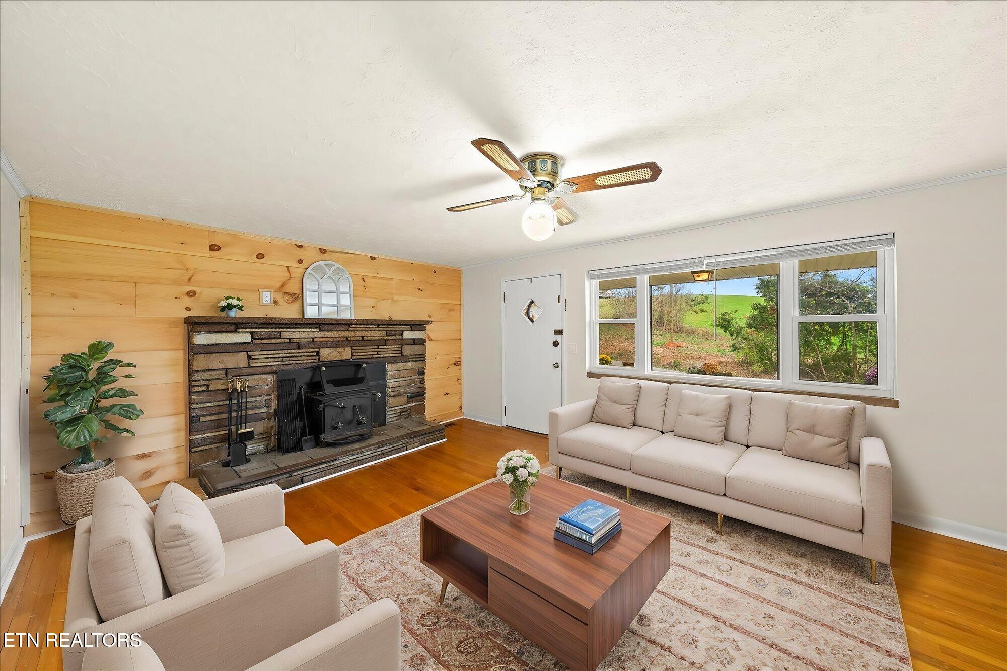 121 Kiser Road Friendsville, TN 37737 - Photo 3 of 24 03-Virtual Staging AI - 1-121-Kiser-Rd-F