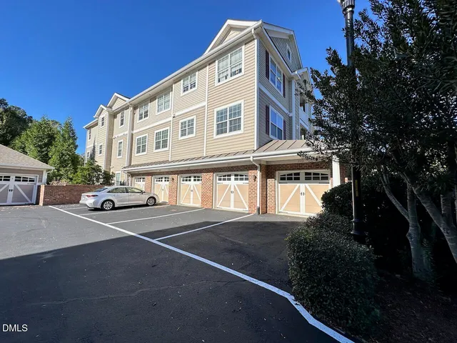 $1,995 | 10411 Rosegate Court, Unit 202, Raleigh, NC 27617