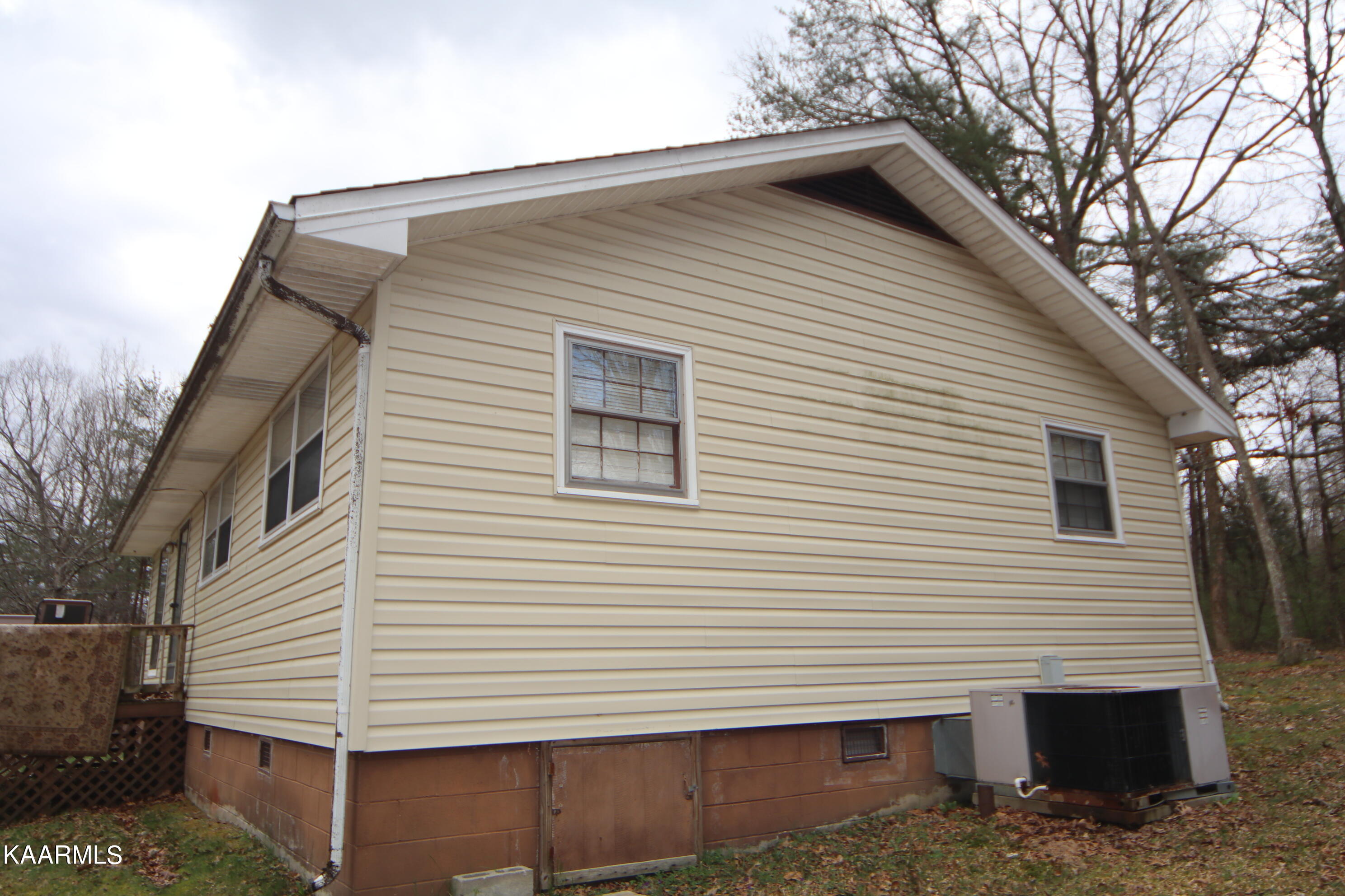 535 Potter Road Jamestown, TN 38556 - Photo 3 of 12 IMG_9125