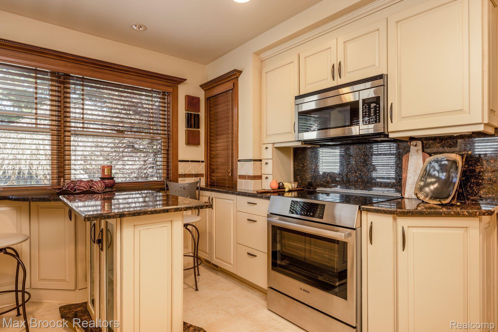 111 Maplefield Road Pleasant Ridge, MI 48069 - Photo 15 of 48 Kitchen