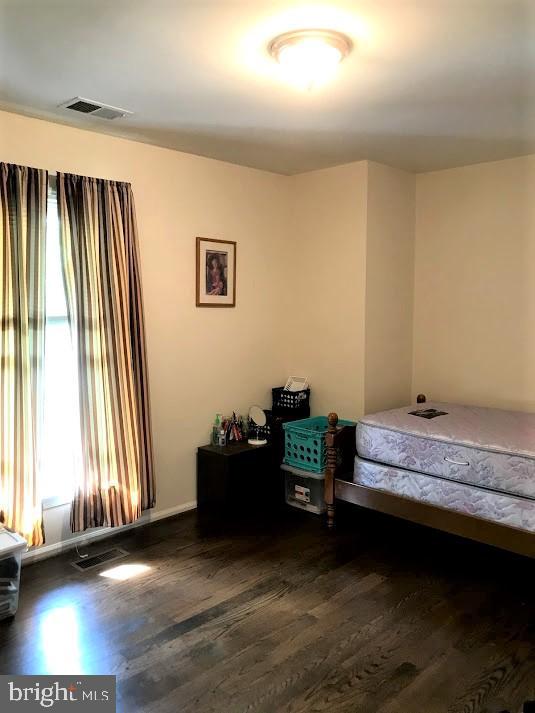 3233 Wildmere Place Herndon, VA 20171 - Photo 17 of 32 Bedroom