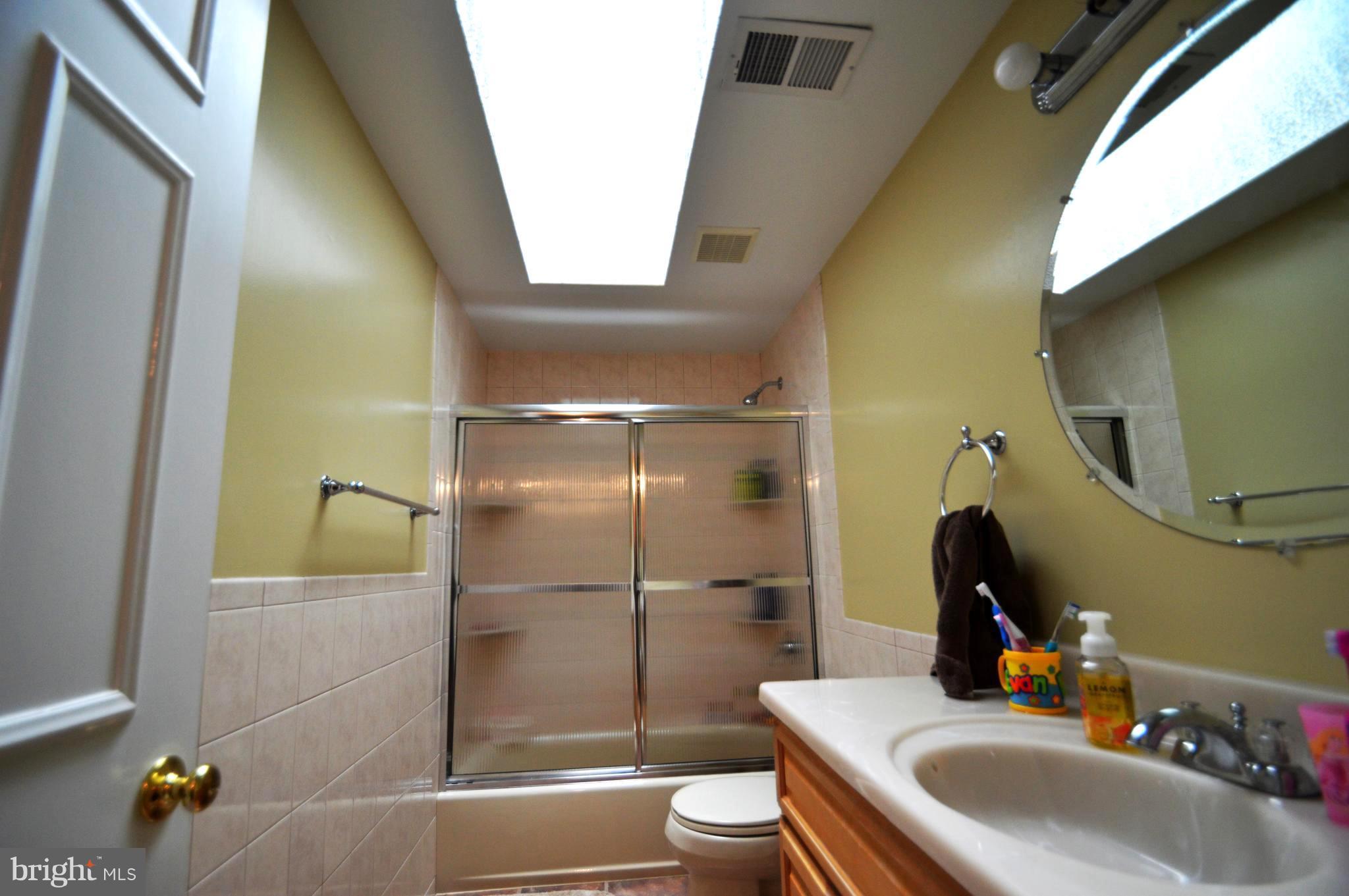 3233 Wildmere Place Herndon, VA 20171 - Photo 23 of 32 Bath