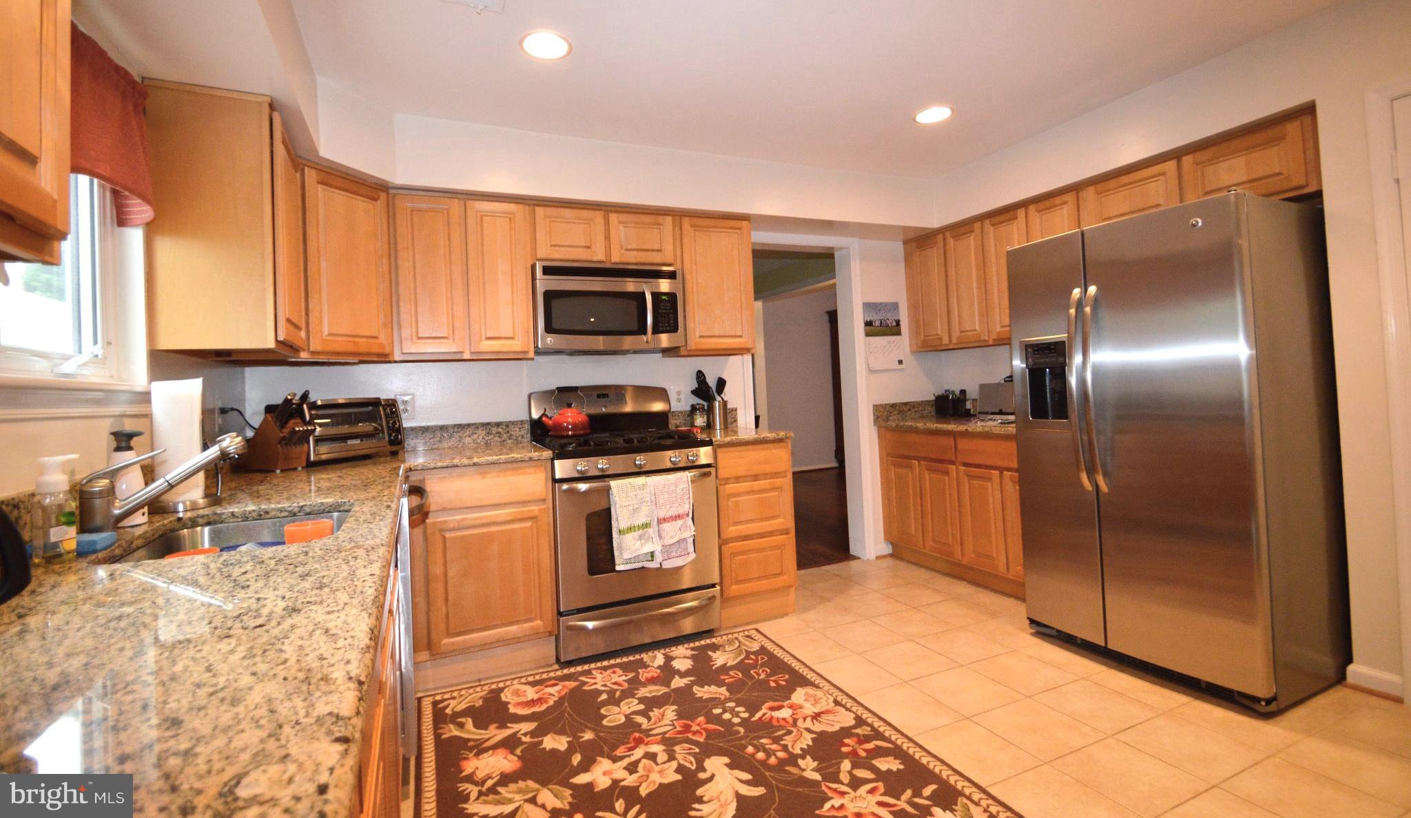 3233 Wildmere Place Herndon, VA 20171 - Photo 8 of 32 Kitchen