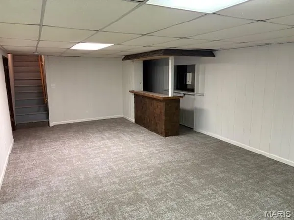 $1,695 | 418 North Service Road, St. Peters, MO 63376