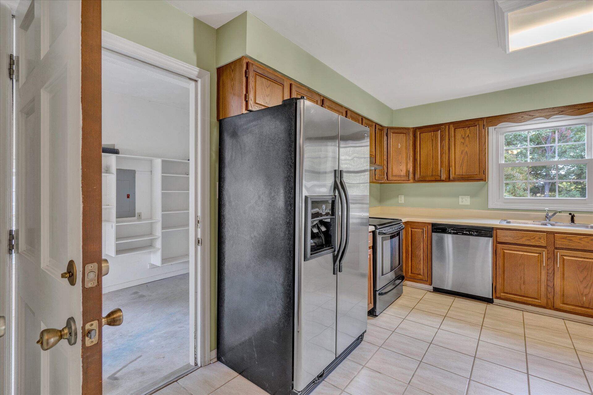 2727 Tillett Road Southwest Roanoke, VA 24015 - Photo 12 of 30 14-DSC0803