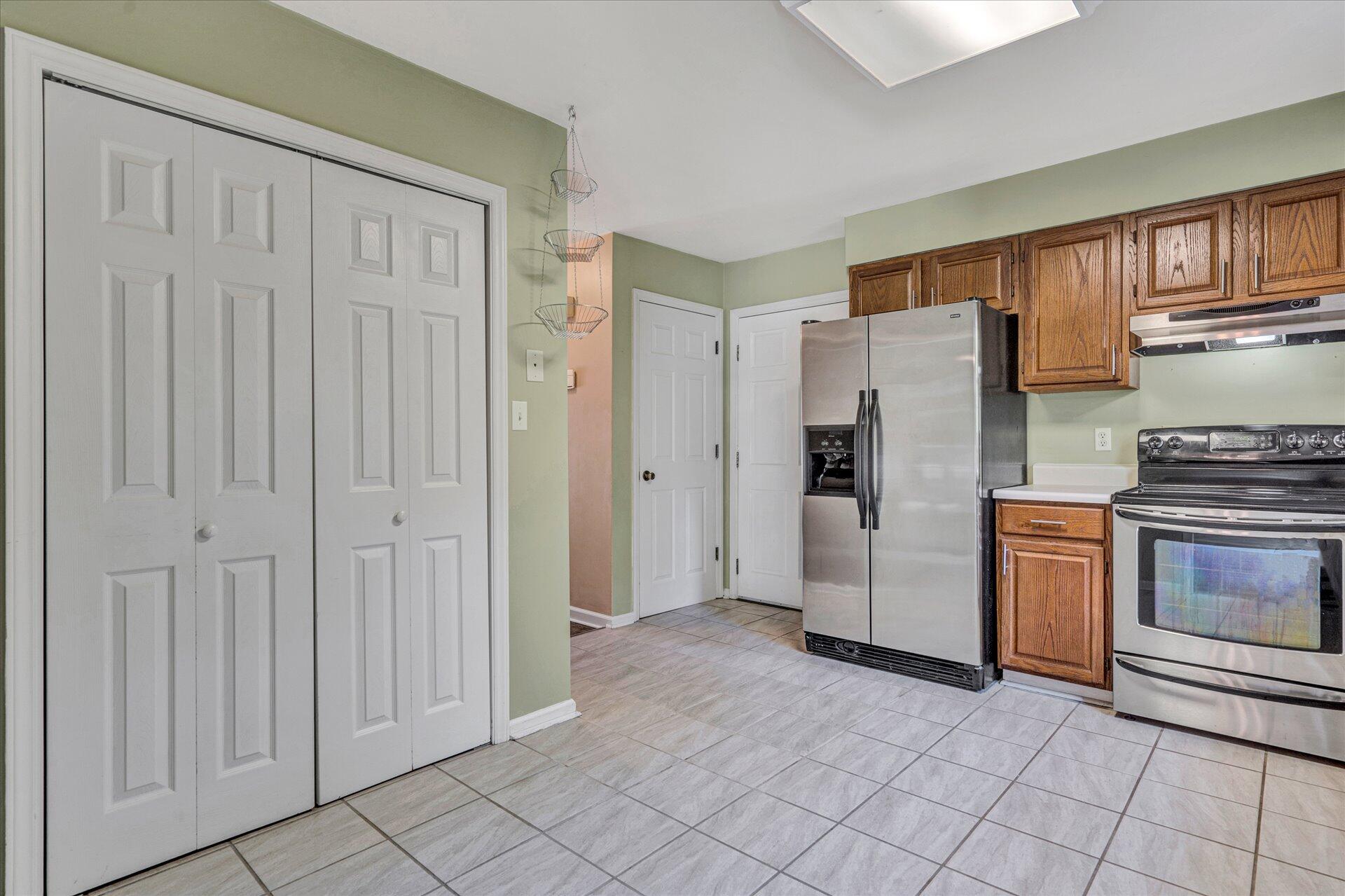 2727 Tillett Road Southwest Roanoke, VA 24015 - Photo 13 of 30 18-DSC0815