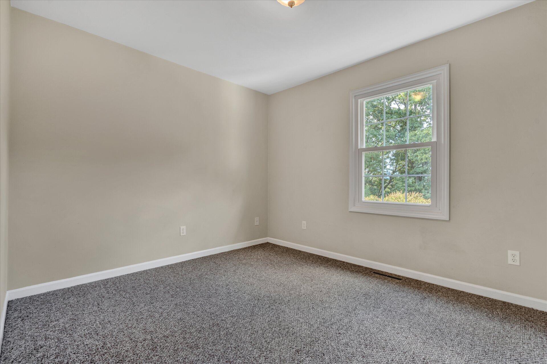 2727 Tillett Road Southwest Roanoke, VA 24015 - Photo 17 of 30 23-DSC0842
