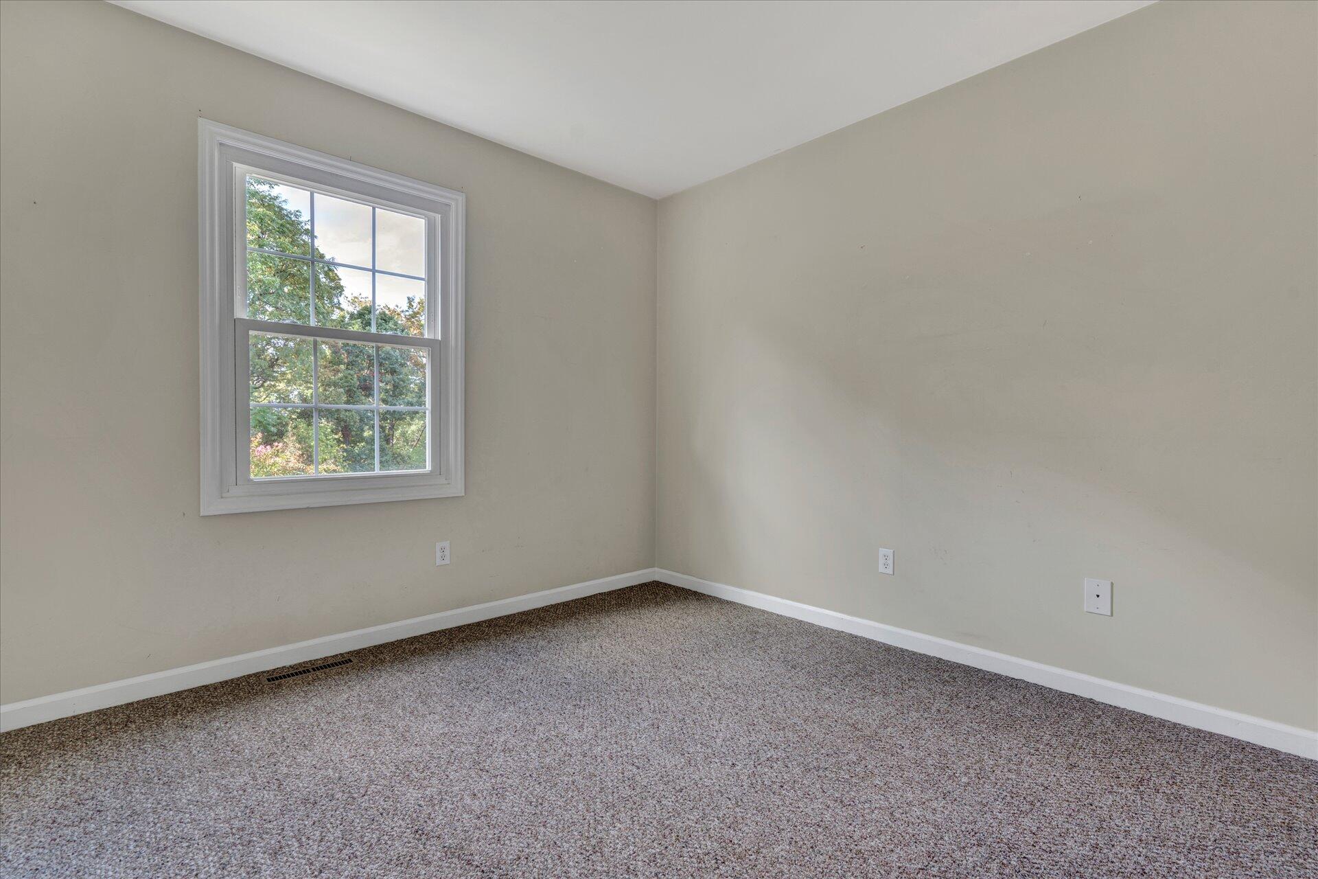 2727 Tillett Road Southwest Roanoke, VA 24015 - Photo 22 of 30 25-DSC0851