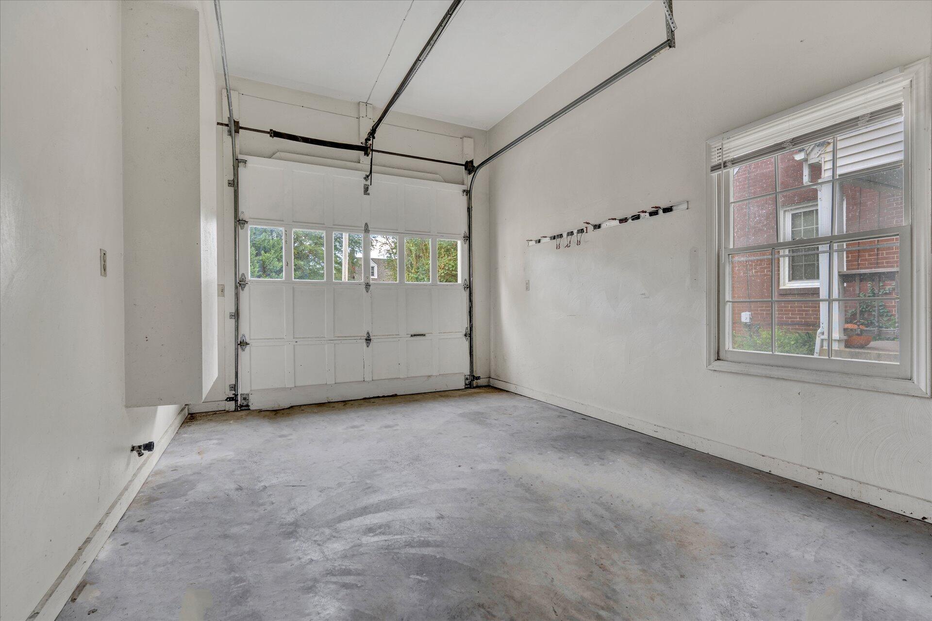 2727 Tillett Road Southwest Roanoke, VA 24015 - Photo 25 of 30 Garage