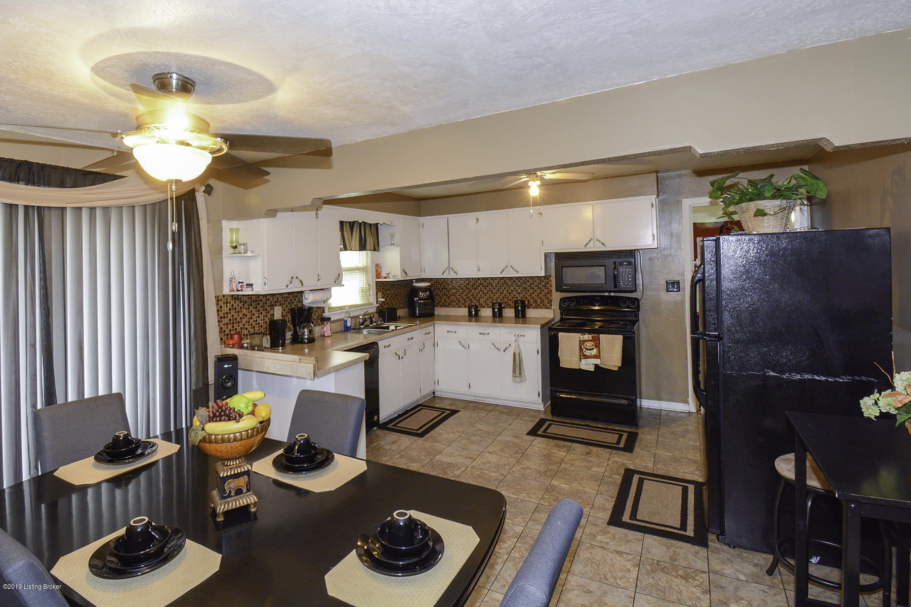 3108 Wayne Road Louisville, KY 40216 - Photo 10 of 32 10 DR_Kitchen