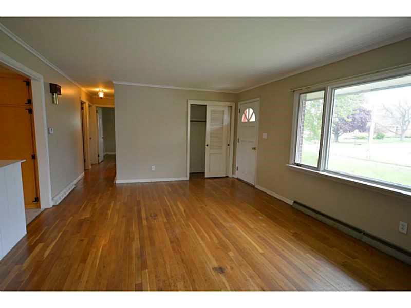 405 Glynwood Road Wapakoneta, OH 45895 - Photo 3 of 21