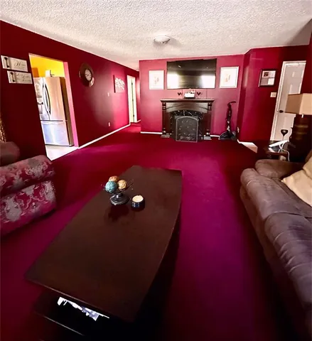 a view of livingroom with furniture