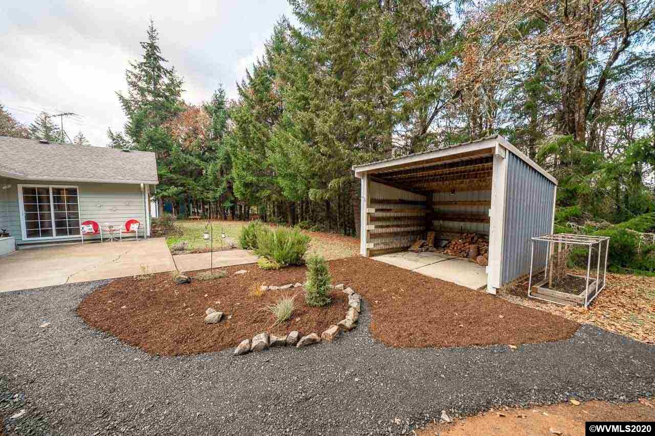 15241 Strong Road Dallas, OR 97338 - Photo 32 of 40 a view of outdoor space and yard