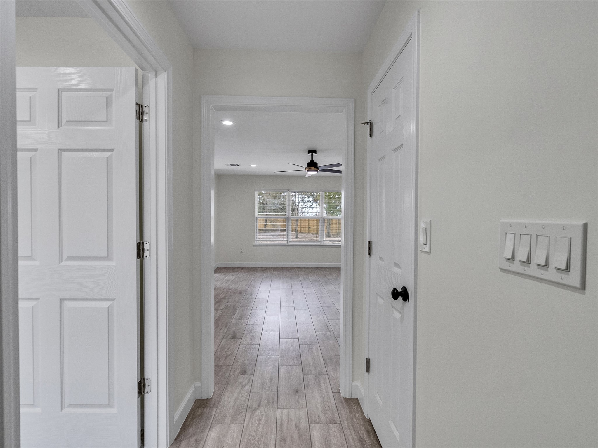 4835 County Road 380 Rosharon, TX 77583 - Photo 14 of 38 a view of an entryway with wooden floor
