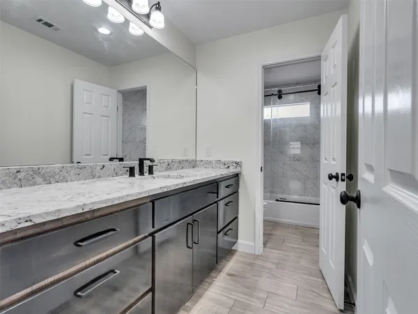 $2,600 | 4835 County Road 380, Rosharon, TX 77583