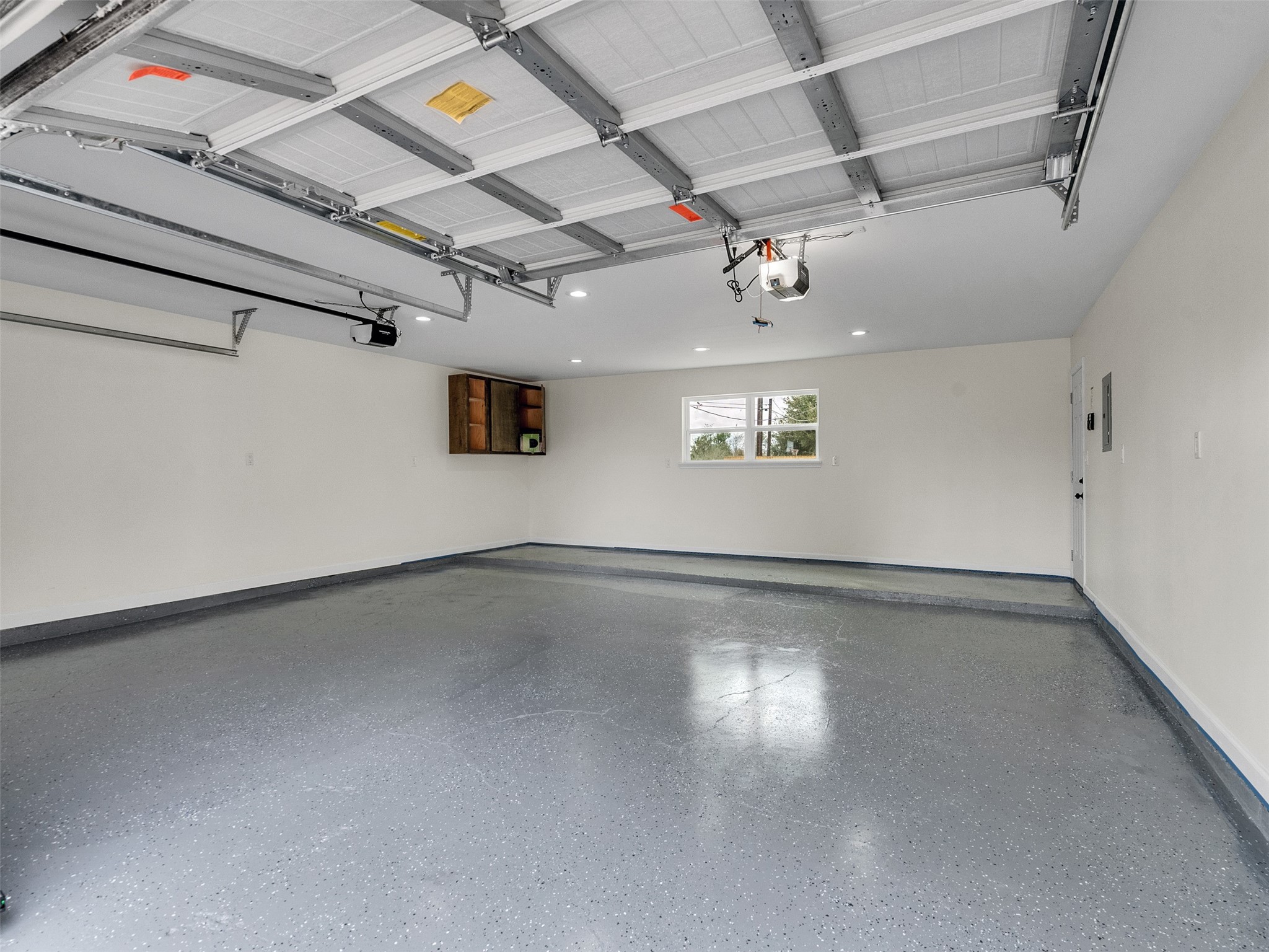 4835 County Road 380 Rosharon, TX 77583 - Photo 25 of 38 an empty room with windows