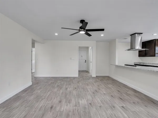 $2,600 | 4835 County Road 380, Rosharon, TX 77583