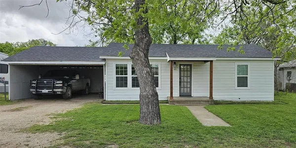 $159,900 | 225 South Ave D Avenue, Cross Plains, TX 76443