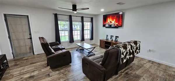 $159,900 | 225 South Ave D Avenue, Cross Plains, TX 76443