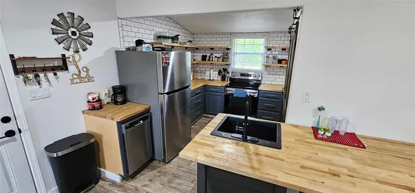 $159,900 | 225 South Ave D Avenue, Cross Plains, TX 76443