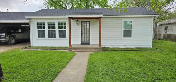 $159,900 | 225 South Ave D Avenue, Cross Plains, TX 76443