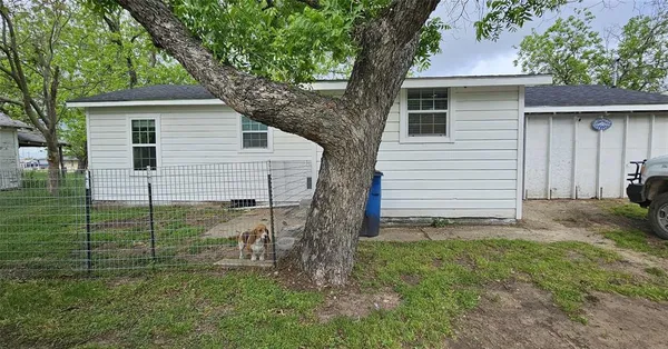 $159,900 | 225 South Ave D Avenue, Cross Plains, TX 76443