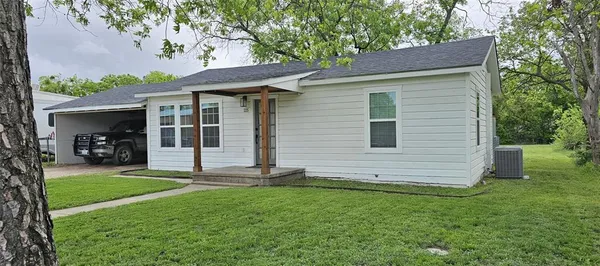 $159,900 | 225 South Ave D Avenue, Cross Plains, TX 76443